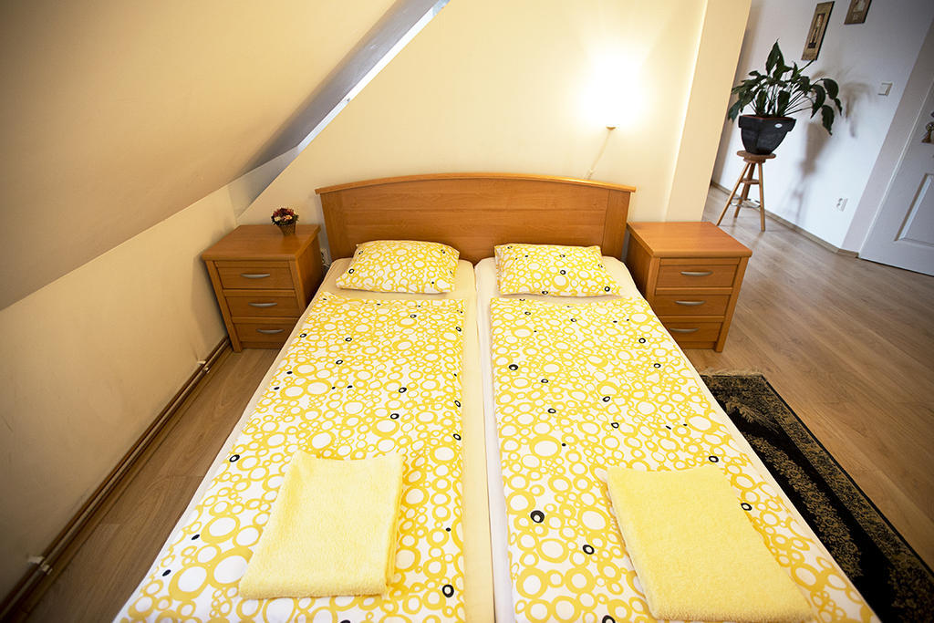 Penzion Na Cymbalku Horni Tranovice Room photo